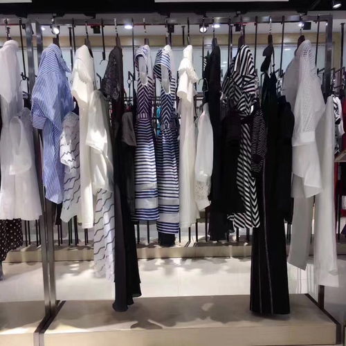 夏季品牌女装尾货库存走份批发 广州服装、鞋帽与箱包国内贸易代理全解析